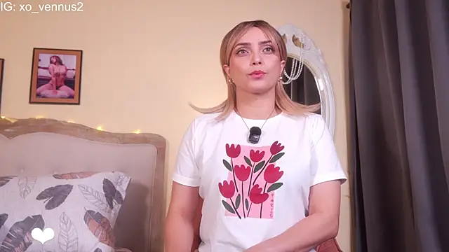 annie22love online show from 04-10-26, 10:06