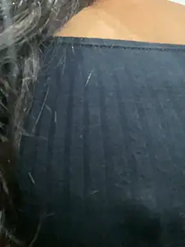 Snapshot of bea3liz chatting on 02-16-25, 01:58 bea3liz online show from 02-16-25, 01:58