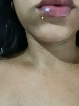 Snapshot of bea3liz chatting on 01-25-25, 02:15 bea3liz online show from 01-25-25, 02:15