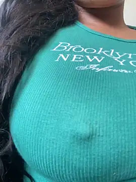 Snapshot of bea3liz chatting on 01-21-25, 06:02 bea3liz online show from 01-21-25, 06:02