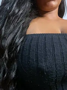 Snapshot of bea3liz chatting on 12-19-24, 01:28 bea3liz online show from 12-19-24, 01:28