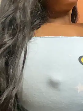 Snapshot of bea3liz chatting on 01-22-25, 02:04 bea3liz online show from 01-22-25, 02:04