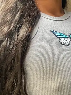 Snapshot of bea3liz chatting on 01-18-25, 03:05 bea3liz online show from 01-18-25, 03:05