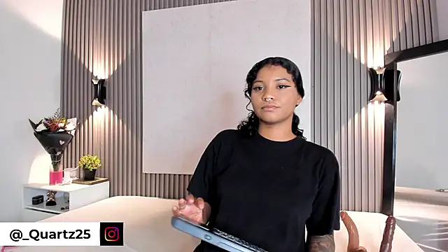 Snapshot of Zafiiraa chatting on 10-18-25, 12:29 Zafiiraa online show from 10-18-25, 12:29