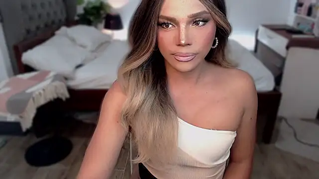 liaa lurrecams online show from 10-24-25, 11:20