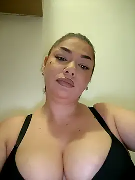 Snapshot of Ella_sweety chatting on 07-18-26, 07:11 Ella sweety online show from 07-18-26, 07:11