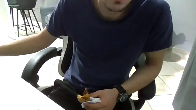 Snapshot of simoninside25 chatting on 09-27-25, 09:48 simoninside25 online show from 09-27-25, 09:48