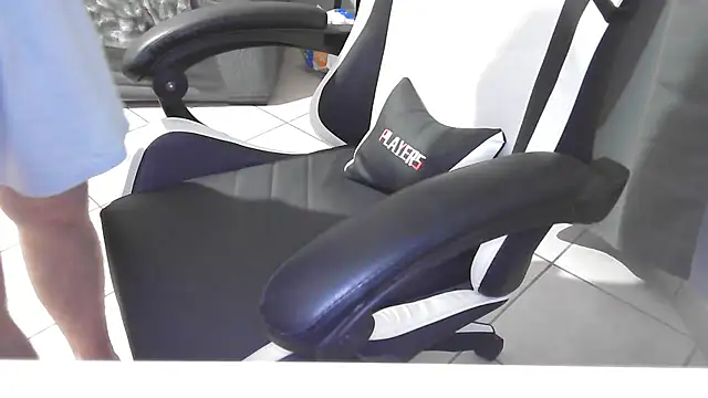 Snapshot of simoninside25 chatting on 09-18-25, 09:07 simoninside25 online show from 09-18-25, 09:07