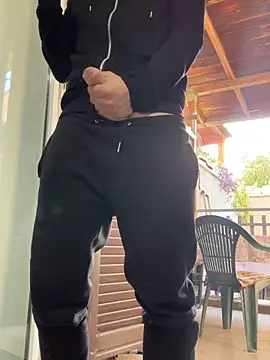 Snapshot of simoninside25 chatting on 10-12-25, 06:48 simoninside25 online show from 10-12-25, 06:48