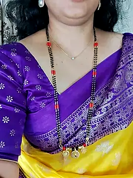 Snapshot of Indian_desi_wife chatting on 06-24-26, 02:32 Indian desi wife online show from 06-24-26, 02:32