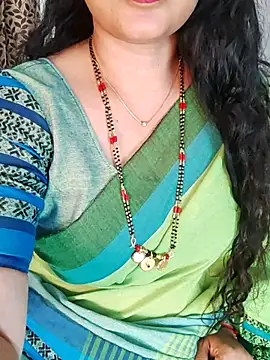 Snapshot of Indian_desi_wife chatting on 02-17-25, 07:44 Indian desi wife online show from 02-17-25, 07:44