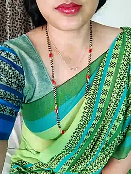Snapshot of Indian_desi_wife chatting on 03-18-25, 05:01 Indian desi wife online show from 03-18-25, 05:01