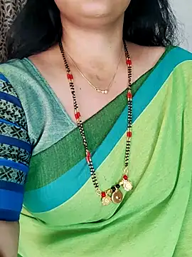 Snapshot of Indian_desi_wife chatting on 03-18-25, 08:05 Indian desi wife online show from 03-18-25, 08:05