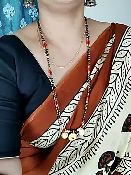 Snapshot of Indian_desi_wife chatting on 10-02-25, 02:37 Indian desi wife online show from 10-02-25, 02:37