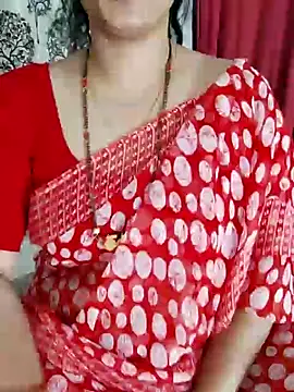 Snapshot of Indian_desi_wife chatting on 01-21-25, 04:16 Indian desi wife online show from 01-21-25, 04:16