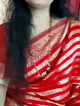 Snapshot of Indian_desi_wife chatting on 01-29-25, 03:33 Indian desi wife online show from 01-29-25, 03:33
