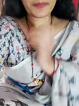 Snapshot of Indian_desi_wife chatting on 01-13-25, 06:38 Indian desi wife online show from 01-13-25, 06:38