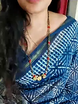 Snapshot of Indian_desi_wife chatting on 01-24-25, 04:39 Indian desi wife online show from 01-24-25, 04:39