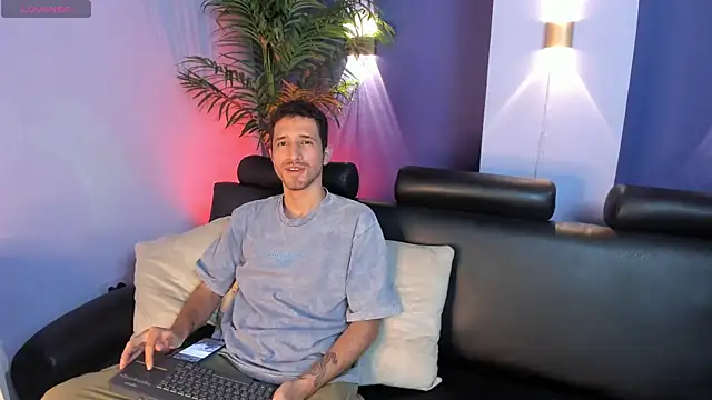 sam bisex online show from 04-12-26, 03:54