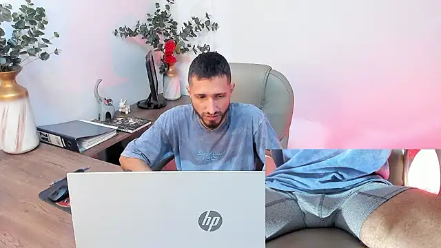 Snapshot of sam_bisex chatting on 02-25-26, 03:07 sam bisex online show from 02-25-26, 03:07