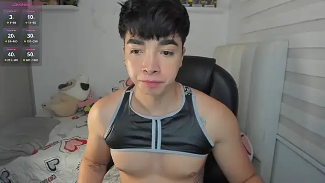 Snapshot of santy7v7 chatting on 06-13-26, 01:31 santy7v7 online show from 06-13-26, 01:31