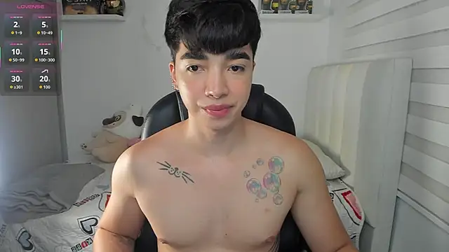 Snapshot of santy7v7 chatting on 05-16-26, 01:43 santy7v7 online show from 05-16-26, 01:43