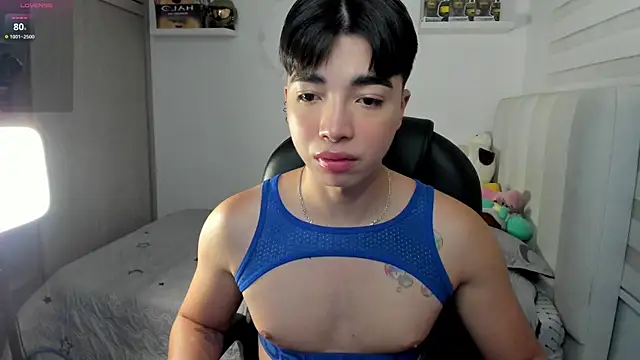 santy7v7 online show from 12-04-25, 01:32