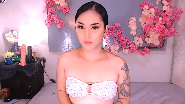Snapshot of Oriental_Tiara chatting on 10-06-25, 06:14 Oriental Tiara online show from 10-06-25, 06:14