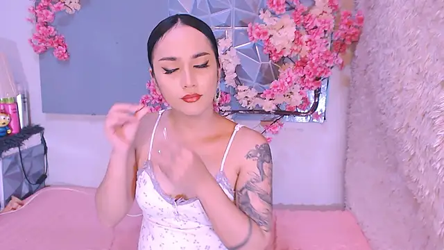 Snapshot of Oriental_Tiara chatting on 01-16-26, 01:15 Oriental Tiara online show from 01-16-26, 01:15