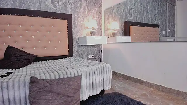 Lia sarahi online show from 11-24-25, 11:43