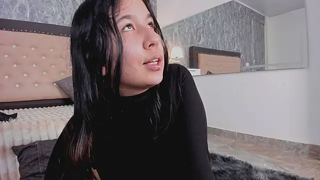 Lia sarahi online show from 11-26-25, 11:54