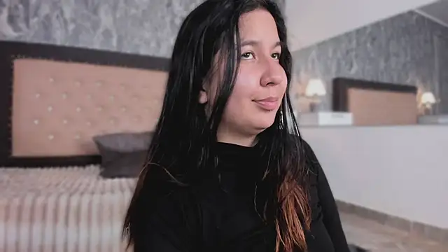 Lia sarahi online show from 11-13-25, 11:47