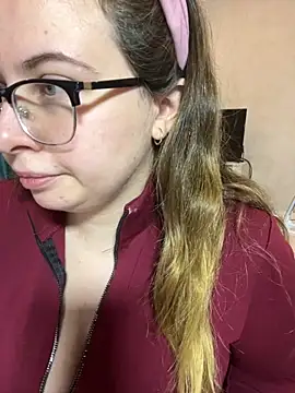 DienkaGreen online show from 11-20-25, 04:24