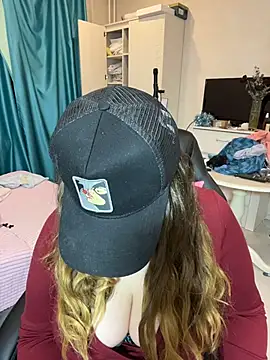 Snapshot of DienkaGreen chatting on 02-07-26, 03:36 DienkaGreen online show from 02-07-26, 03:36