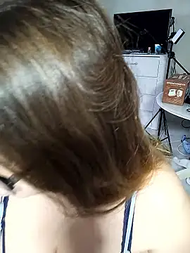 DienkaGreen online show from 10-30-25, 10:24