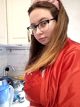 DienkaGreen online show from 12-14-25, 01:06