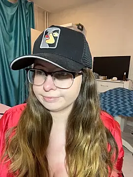 Snapshot of DienkaGreen chatting on 02-07-26, 07:44 DienkaGreen online show from 02-07-26, 07:44