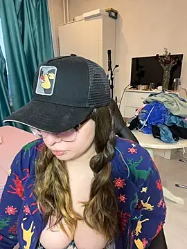 Snapshot of DienkaGreen chatting on 02-04-26, 06:41 DienkaGreen online show from 02-04-26, 06:41