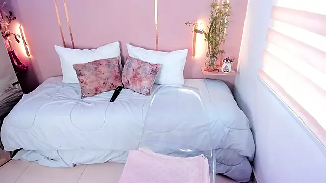 lena paulxo online show from 02-25-26, 06:30