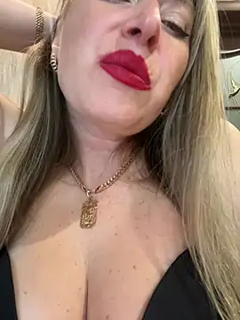 Snapshot of Kittenforyou chatting on 06-02-26, 03:45 Kittenforyou online show from 06-02-26, 03:45