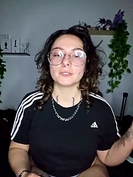 Moxxxie online show from 09-29-25, 05:36