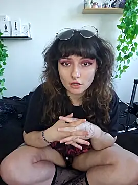 Moxxxie online show from 09-30-25, 02:56