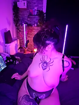 Moxxxie online show from 11-11-25, 07:30