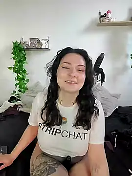 Moxxxie online show from 03-22-25, 06:22