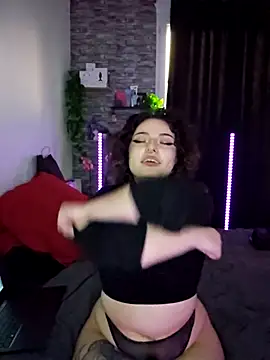 Moxxxie online show from 11-20-25, 04:07