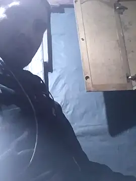 Wero4200 online show from 11-29-25, 03:39