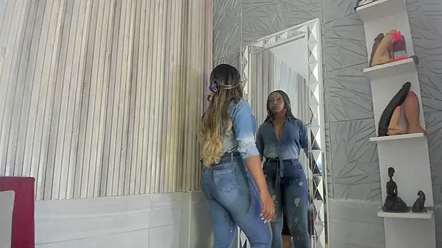 Snapshot of BriannaChelsea chatting on 01-06-26, 11:58 BriannaChelsea online show from 01-06-26, 11:58