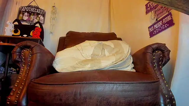 danidollxxx online show from 10-17-25, 04:27