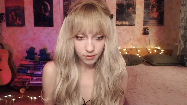Snapshot of Friendly_Ellie chatting on 01-23-25, 11:05 Friendly Ellie online show from 01-23-25, 11:05