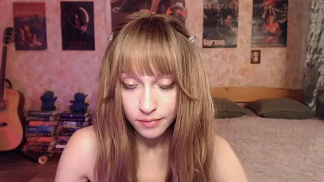 Snapshot of Friendly_Ellie chatting on 07-02-26, 03:56 Friendly Ellie online show from 07-02-26, 03:56